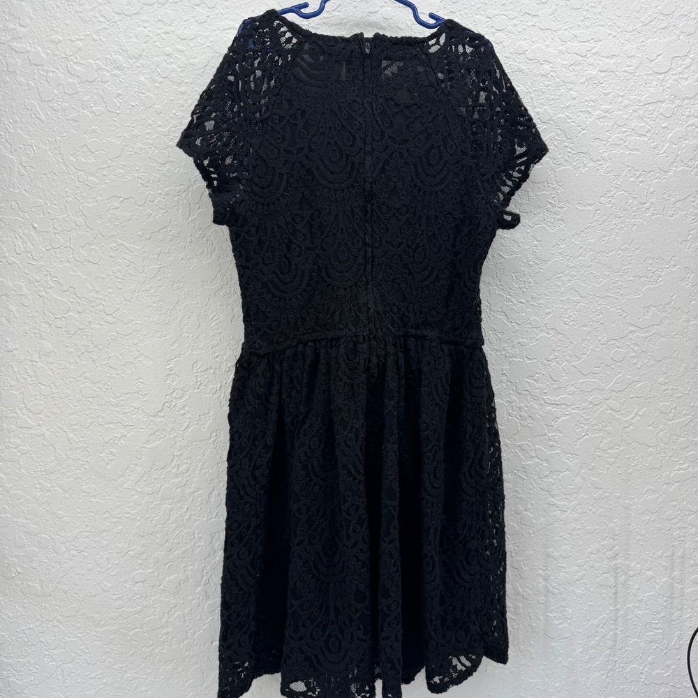 H&M Divided Women's 8 Black Lace Fit & Flare Short Sleeve Dress Party Classic - Picture 2 of 11